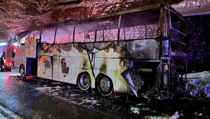 Trabzon'da polisleri taşıyan otobüs alev aldı! Son anda kendilerini dışarı attılar