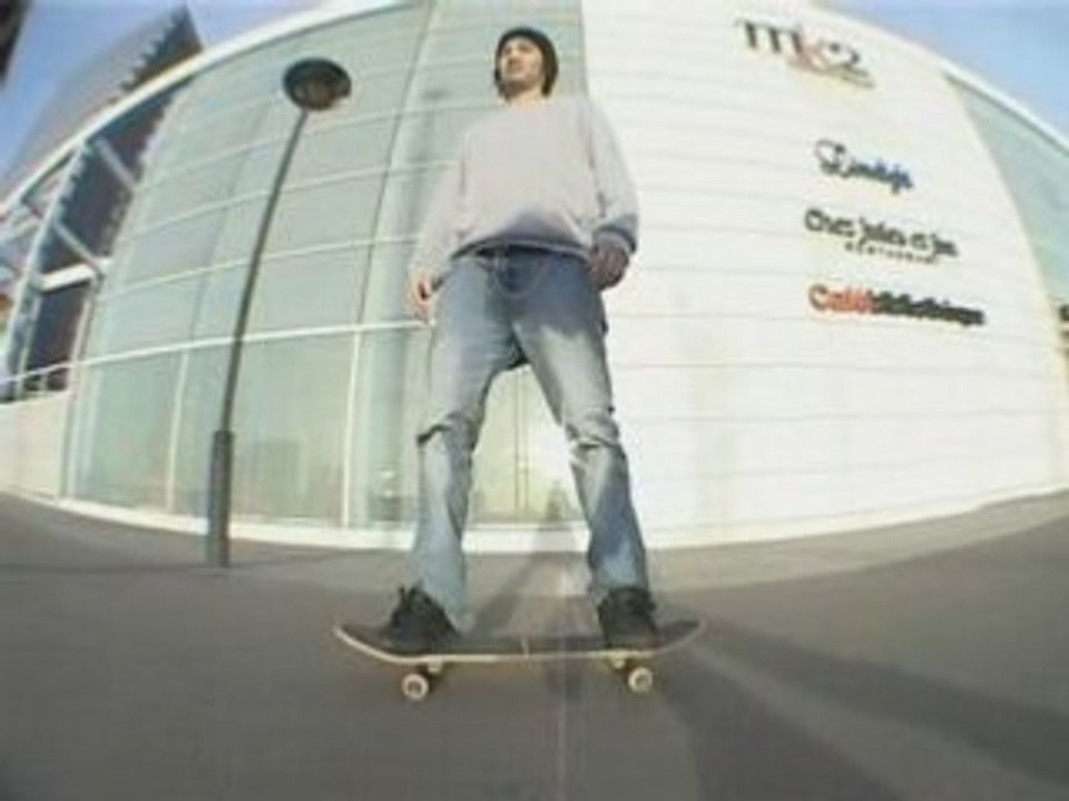 Yann Garin - nollie impossible & nollie late flip