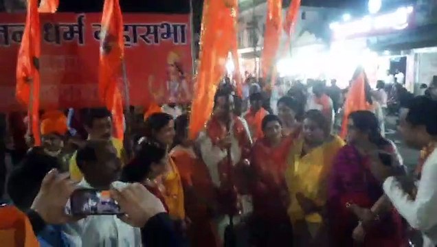 राममय हुई संस्कारधानी, शोभायात्रा पर बरसे फूल