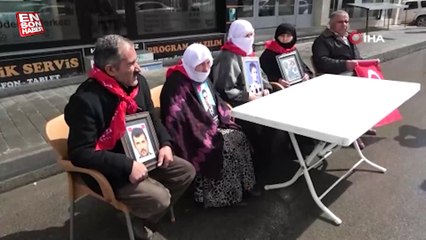 Muş'ta aileler fırtınaya rağmen eylemlerine devam ediyor