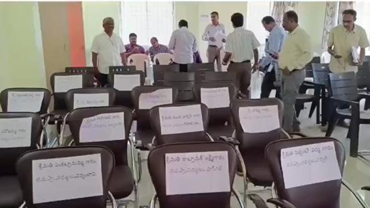 వనపర్తి: కోరం లేక జెడ్పీ సమావేశాలు రద్దు.. ఆయన రాజీనామా వల్లనేనా?
