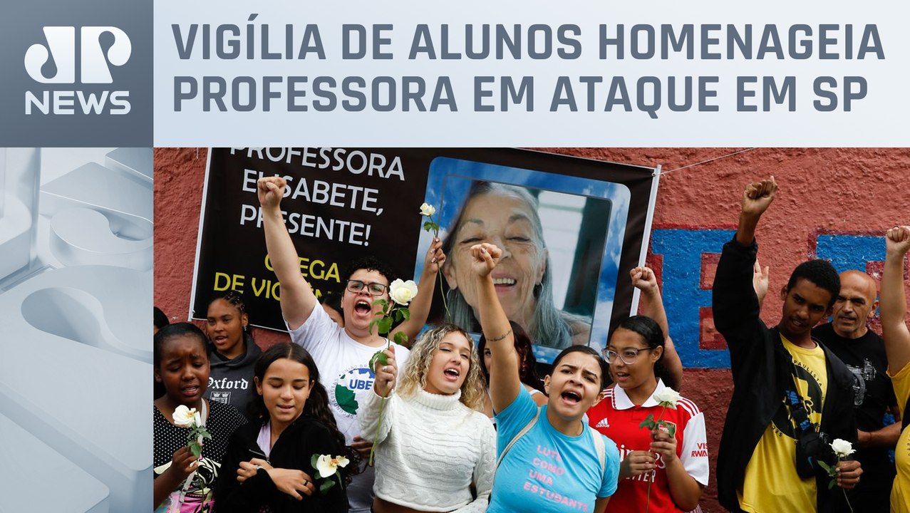 Alunos e pais prestam homenagem à professora mo...