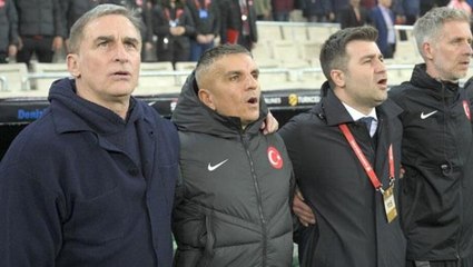 Kuntz'un Hırvatistan maçının bitmesiyle saha içinde yaptığına tepkiler çığ gibi: Derhal istifa et