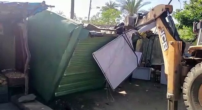 प्रशासन का दोहरा रवैया, रसूखदारों को खुली छूट, गरीबों को बना रहे निशाना