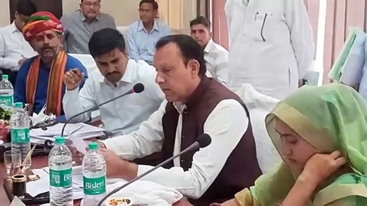 भडक़े जिला प्रमुख...बजट पंचायतराज का, उद्घाटन मंत्री भजनलाल के बेटे से कराया