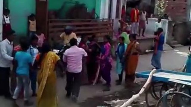 बाराबंकी: पैसों के लेनदेन को लेकर दो सगे भाइयों में जमकर चले लाठी डंडे, छह लोग गंभीर घायल