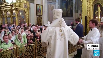 Download Video: Ucrania: desalojan monasterio ortodoxo por sospecha de tener vínculos con Rusia