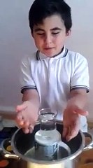 018-GÜNAHLARI İŞLEDİKÇE KALBİMİZİN NASIL KARARDIĞINI YAPTIĞI DENEYLE ANLATAN MUHTEŞEM ÇOCUK