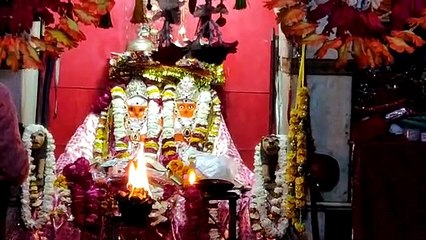 Download Video: महा अष्टमी पर श्रद्धालुओं ने लगाई कुलदेवी के ढोक, मंदिरों में उमड़ी भीड़