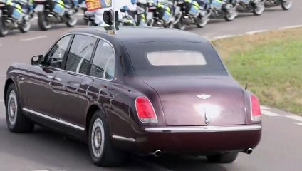 Charles III da Inglaterra visita a Alemanha em sua 1ª viagem ao exterior como rei