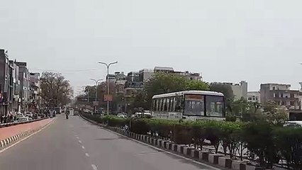Street Lights : जनता से पैसा लिया, सरकार को नहीं दिया और भरपाई कर ली, फिर भी सड़क पर अंधेरा
