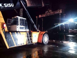 Artvin'de kamyonet denize düştü: 1 ölü, 1 yaralı