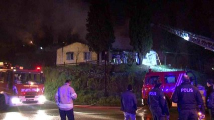 Tuzla'da korkutan gecekondu yangını