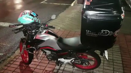 Motociclista fica ferido ao sofrer queda de moto no Centro