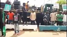 Nigerians Storm Defence Headquarters, Beg The Military To Seize Power & Stop Tinubu’s Swearing-in