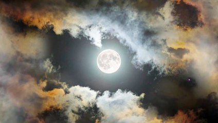 Relaxation with the music of inner peace with the moon in the night sky to relieve stress