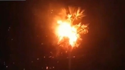 হুগলি: বাজ পড়ে গাছে দাউদাউ করে আগুন ,না দেখলে মিস করবেন