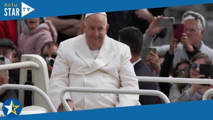 Le pape François hospitalisé « quelques jours » en raison d'une infection respiratoire (ZAPTV)