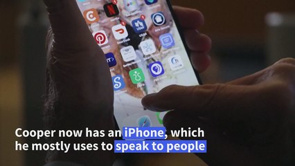 Father of cell phone says smartphone users 'look at them too much'