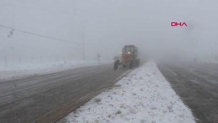 DENİZLİ'DE YÜKSEK KESİMLERDE KAR YAĞIŞI ETKİLİ OLDU