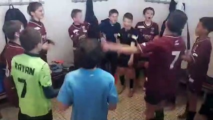 U13 II : FO Bourg - BF 01. 3-4. La joie du vestiaire !
