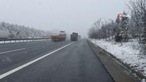 Anadolu Otoyolu Düzce-Sakarya sınırında kar yağışı etkili oldu