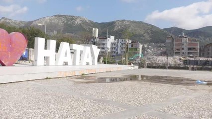 Antakyalı Depremzede Kafe-Bar İşletmecisi: "İşimize Burada Devam Etmeye Çalışacağız. Gidenler Geri Gelsin. Birlikte Savaşmaya Devam Edelim"