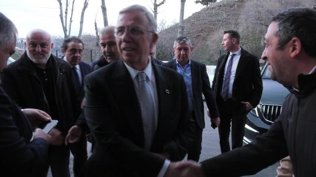 Mansur Yavaş, Kentsel Dönüşüm Kapsamındaki Solfasol Mahallesi'ndeki Hak Sahipleriyle İftarda Bir Araya Geldi.