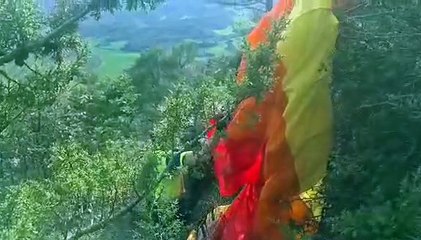 La Guardia Civil rescata a un parapentista en Navarra
