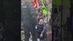 Macron dans les Hautes-Alpes : premières tensions entre forces de l'ordre et manifestants