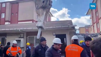 Hiranur Vakfı'na ait kaçak yapı yıkıldı