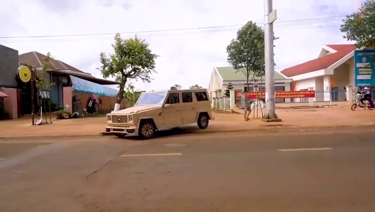 Homemade Mercedes G63 AMG from scrap and cardboard