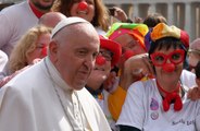Com infecção respiratória, Papa Francisco deve passar alguns dias hospitalizado