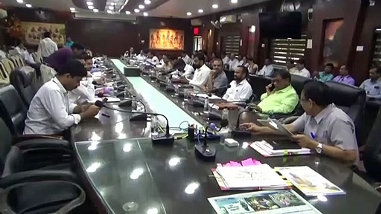 आयुष्मान कार्ड बनाने के कार्य में लाएं तेजी-कलेक्टर