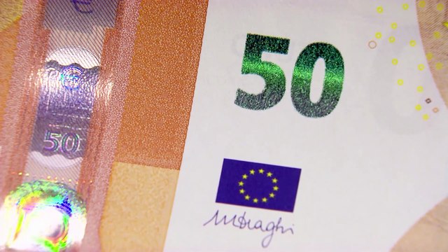 El déficit cae en 2022 al 4,8% del PIB, hasta los 63.776 millones, y mejora el objetivo del Gobierno