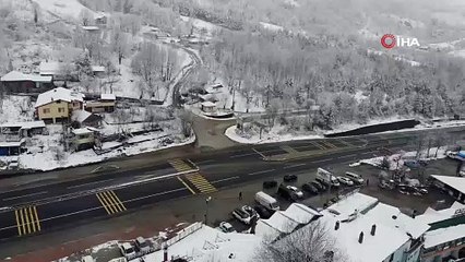 İstanbul'un burnunun dibi karlar altında... Kartpostallık manzara drone ile görüntülendi