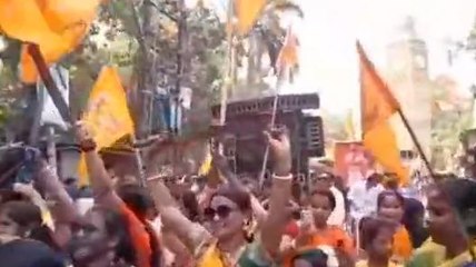 বীরভূমঃ মহিলারা অস্ত্র হাতে রামনবমী শোভাযাত্রা