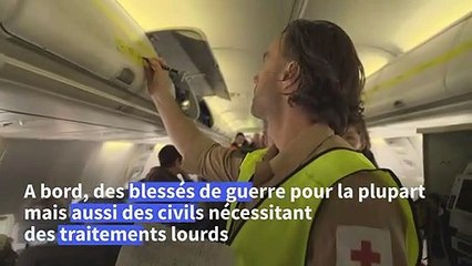 Dans un "hôpital volant", l'espoir de jours meilleurs pour des blessés d'Ukraine