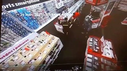 Así fue el atraco en el MediaMartk de Badalona