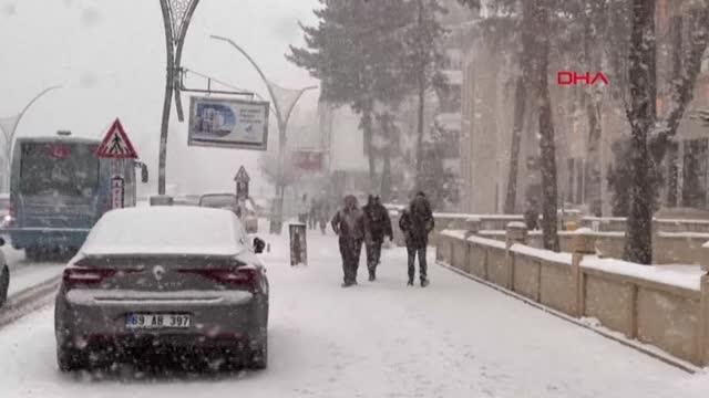 BAYBURT VE RİZE'DE KAR YAĞIŞI ETKİLİ OLDU