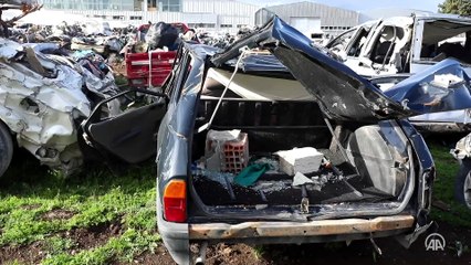 Hatay'daki 'araba mezarlığı'nda binlerce araç bekliyor