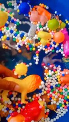 Finding Zoo Animal Toys in the Water Tub, Cow and Lion #toysforkids #shorts
