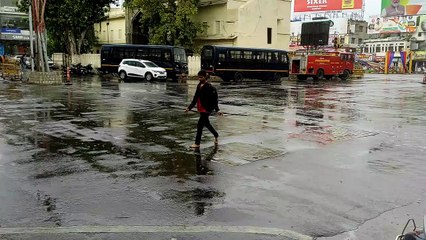 Video... उदयपुर में गुरुवार दोपहर हवा के साथ हुई बारिश