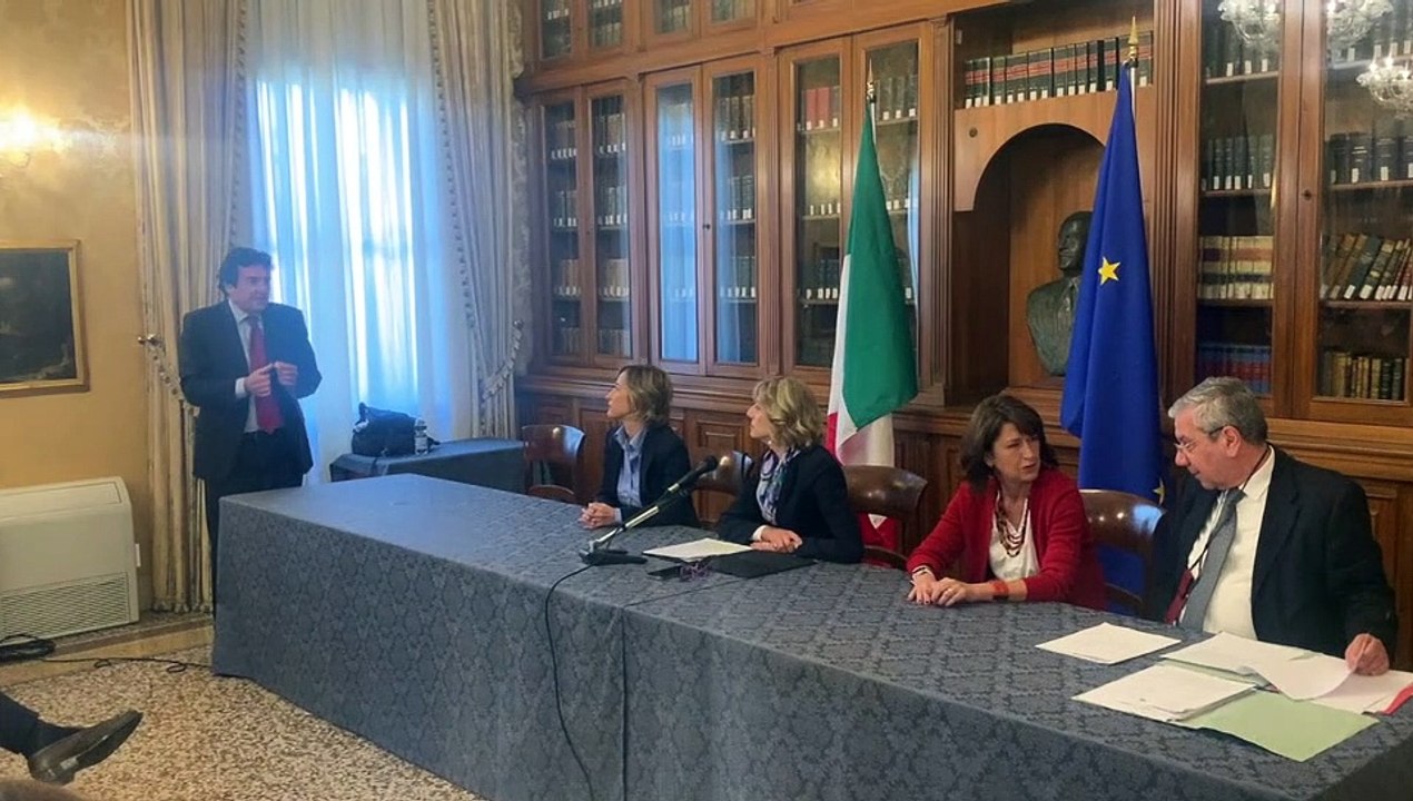 Incontro nella sala intitolata al generale Carlo Alberto Dalla Chiesa Villa Whitaker