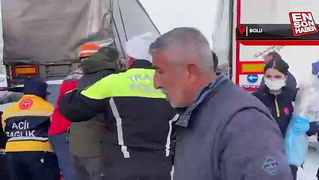 Anadolu Otoyolu'nun Bolu kesiminde zincirleme kaza ulaşımı aksattı