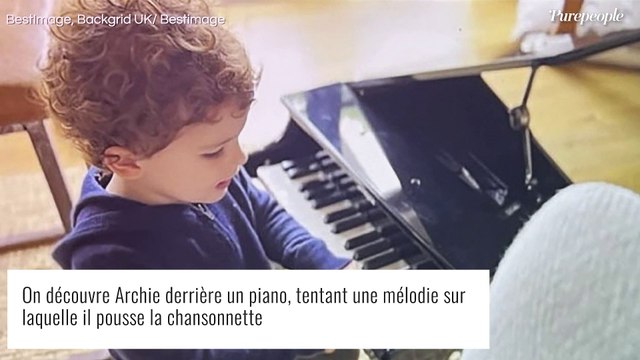 VIDEO Archie, déjà un as de la musique : bouclettes rousses et voix fluette, les talents du prince Harry en images