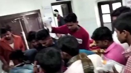 सिवान: खड़ी ट्रक में बाइक सवार ने मारी ठोकर, 2 युवक घायल