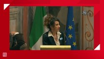 NUNZIA SCHILIRÒ TUONA IN AULA ▷ 