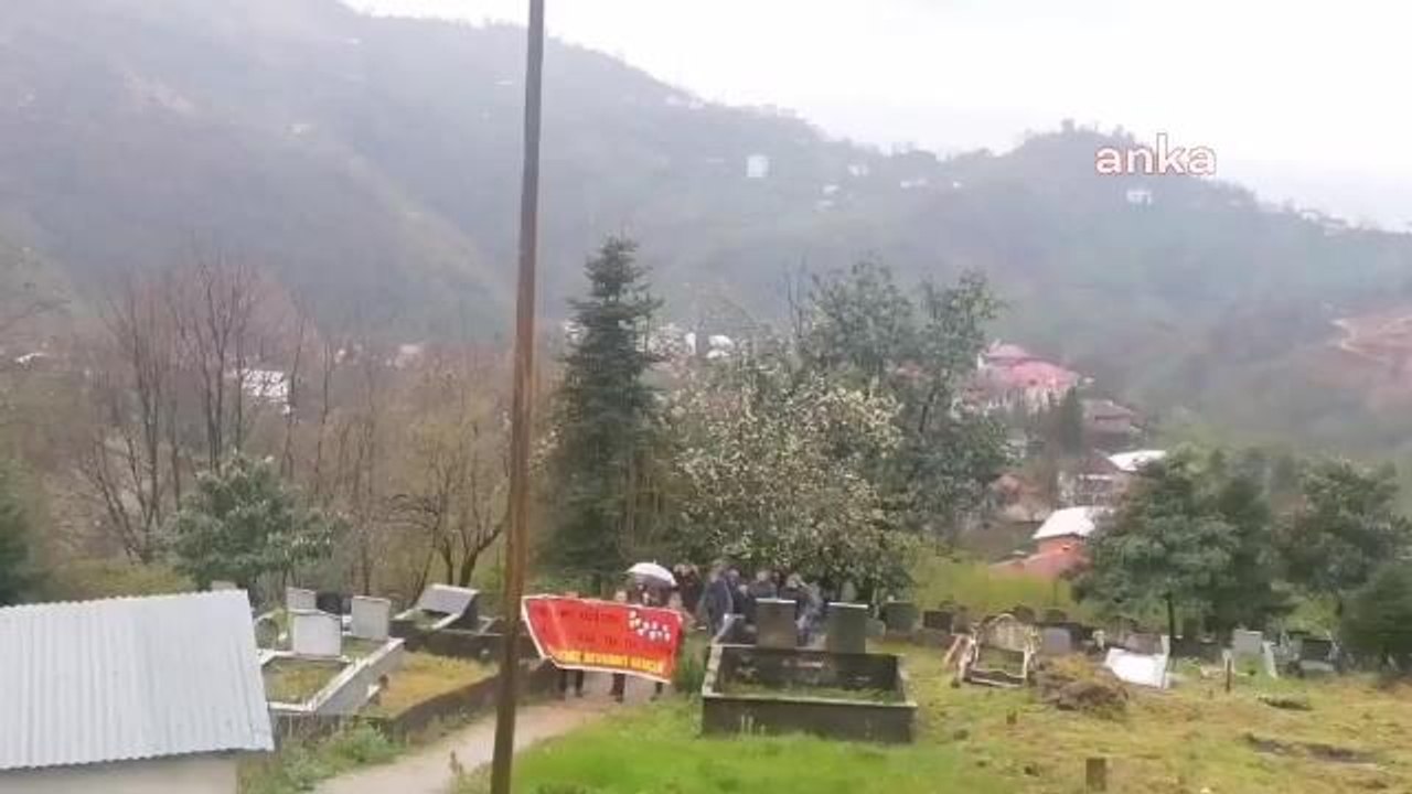 Kızıldere'de Yaşamını  Yitiren Cihan Alptekin 51. Ölüm Yıldönümünde Mezarı Başında Anıldı