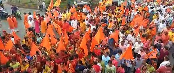 SURAT VIDEO: शहर में जगह-जगह से निकली शोभायात्रा